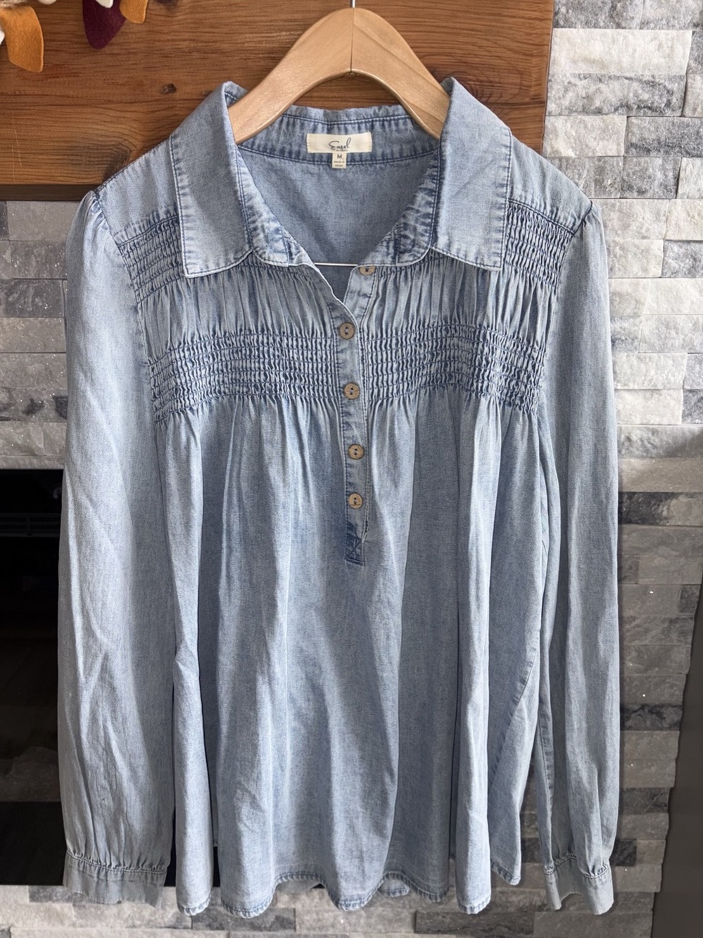 Easel Denim Chambray Smocked Button-Down Blouse Size Medium
